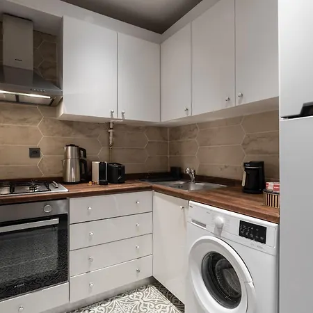 Apartman Renovated Flat Near Tram Ac