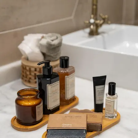 Διαμέρισμα Renovated Flat Near Tram Ac