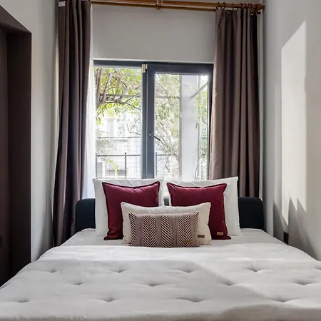 Renovated Flat Near Tram Ac Isztambul