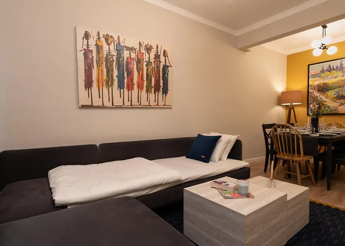 Apartamento Renovated Flat Near Tram Ac