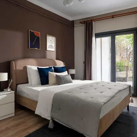 Apartament Renovated Flat Near Tram Ac